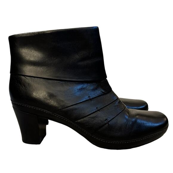 Clarks Black Leather Mika Beth Ankle Boots Minimal 11M Classic Versatile trendy - Picture 3 of 11
